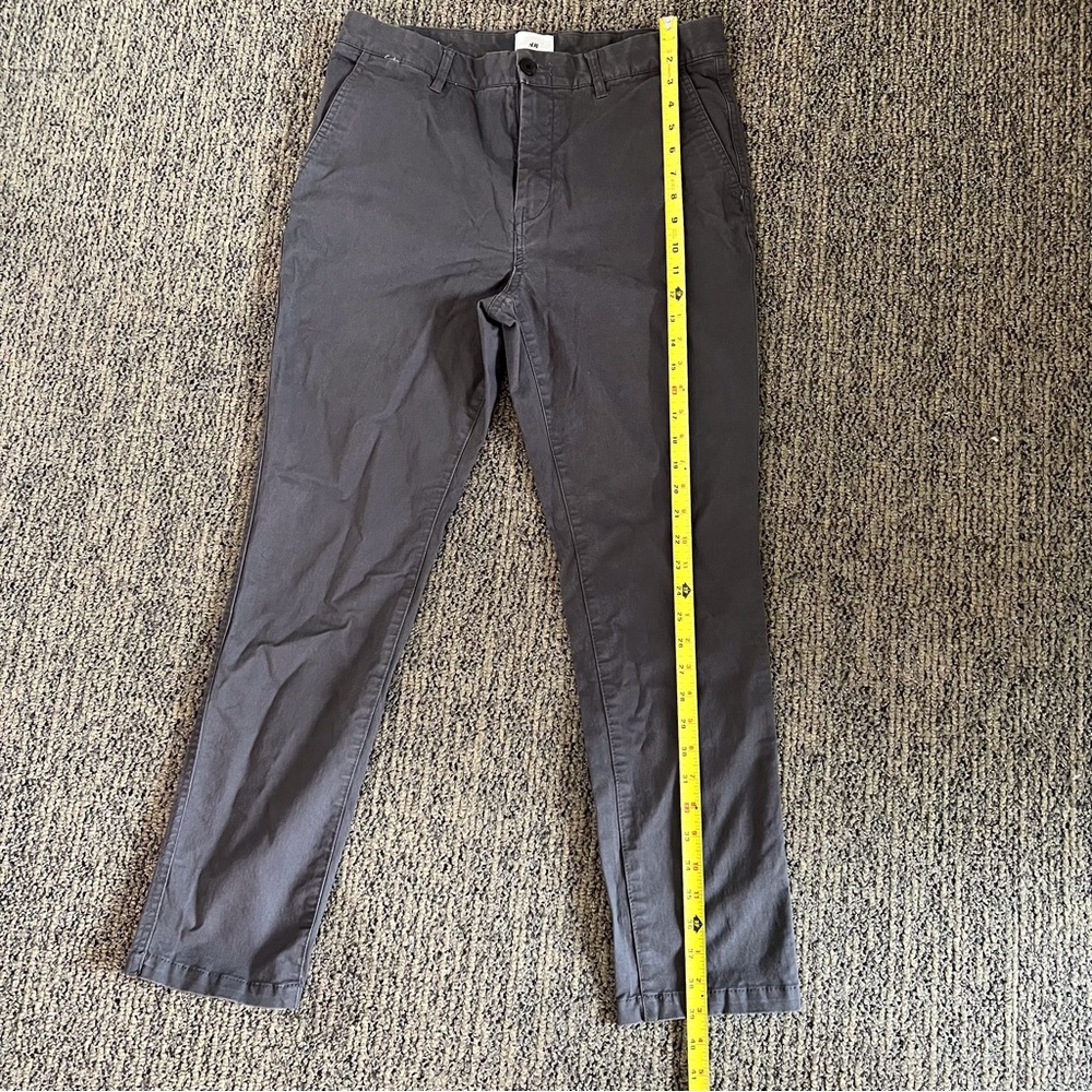 Grey chino shorts. 31 - Picture 2 of 5